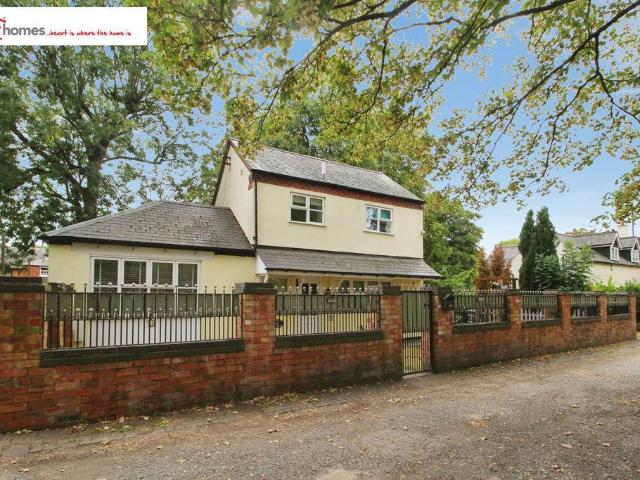 House for sale in Bloxwich, West Midlands