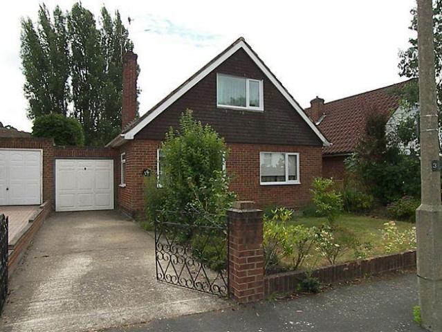 House for sale in Heol-las, Surrey