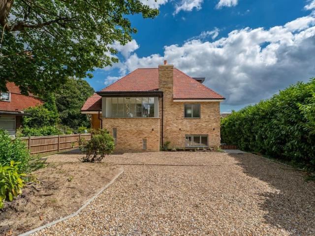 House for sale in Crowborough Warren, Cross In Hand
