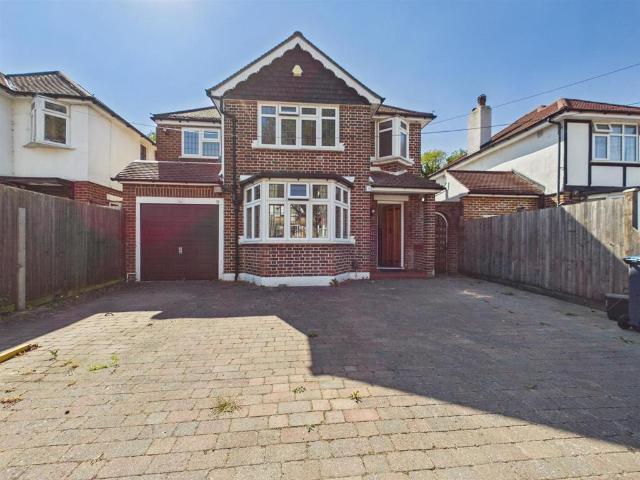 House for sale in London Borough of Croydon, Kenley