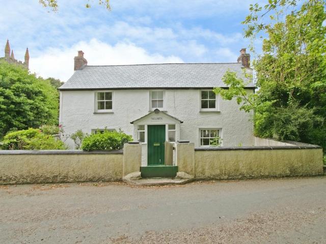 House for sale in Mount Ambrose, Cornwall