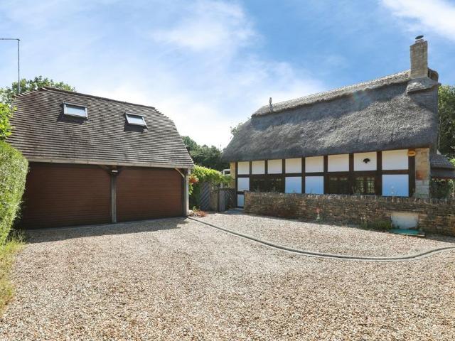 House for sale in Crookhill, Worcestershire