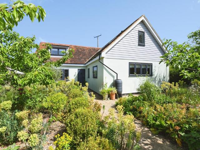 House for sale in Roundbush Green, Duton Hill