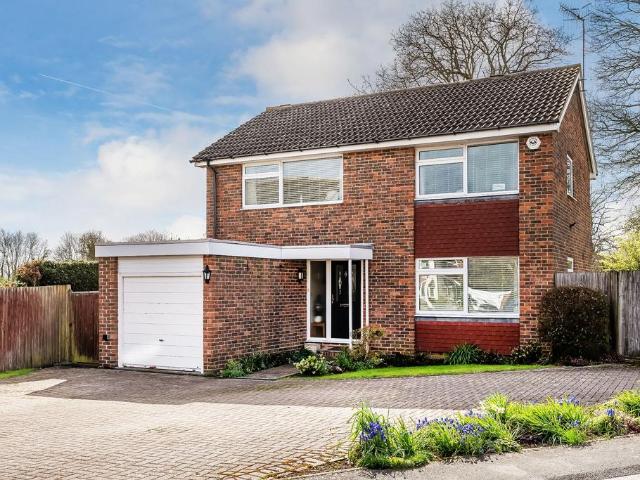 House for sale in The Butts, Kent