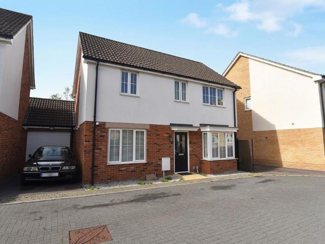 House for sale in Loves Farm, Huntingdonshire