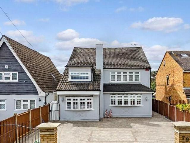 House for sale in Rainham, Greater London