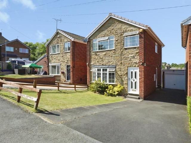 House for sale in Churwell, West Yorkshire