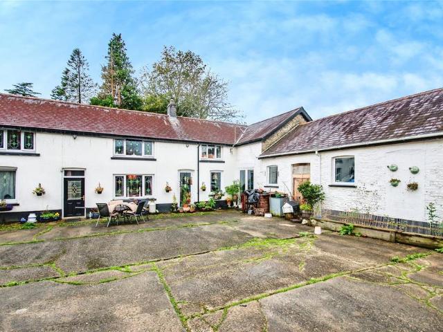 House for sale in Llanllawddog, Alltwalis