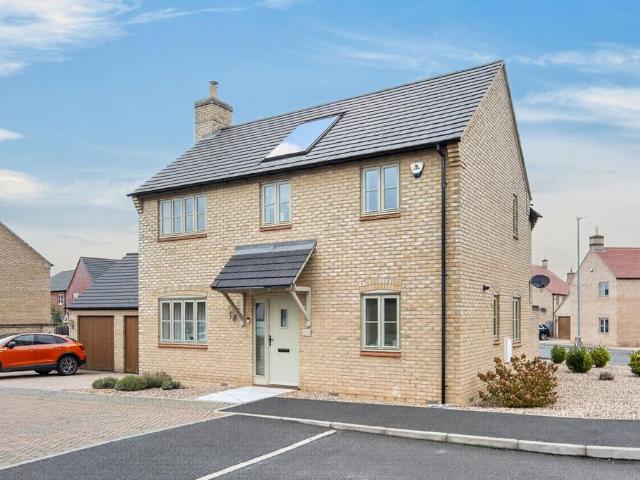 House for sale in Burton Latimer