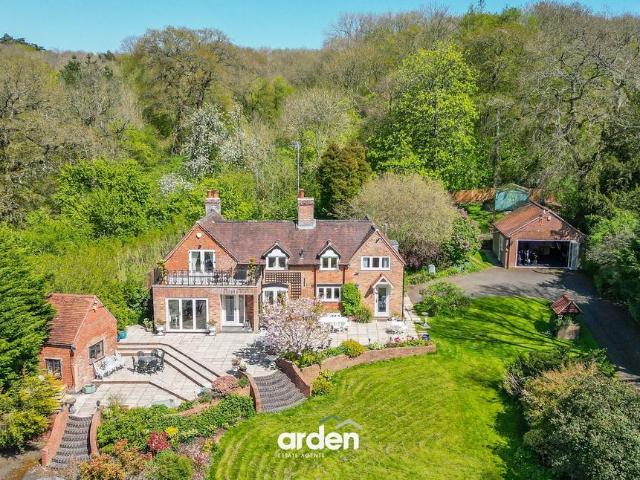 House for sale in Bromsgrove, Worcestershire