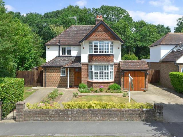 House for sale in Fole, Surrey