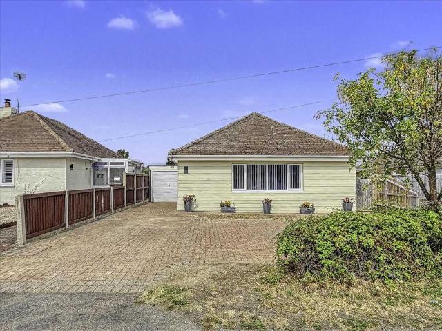 Bungalow for sale in Frinton and Walton, Dale Hill