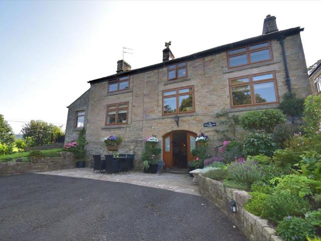 House for sale in Combs, Charlesworth