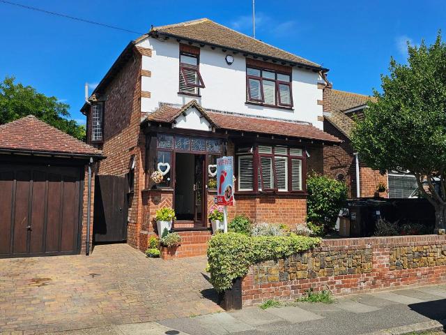 House for sale in Upton, Acol