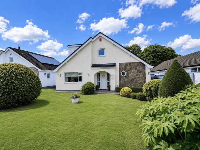 House for sale in Trofarth, Wales