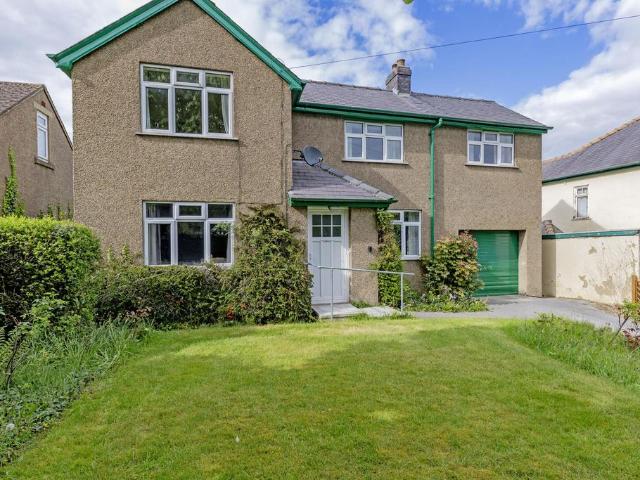 House for sale in Froggatt, East Midlands