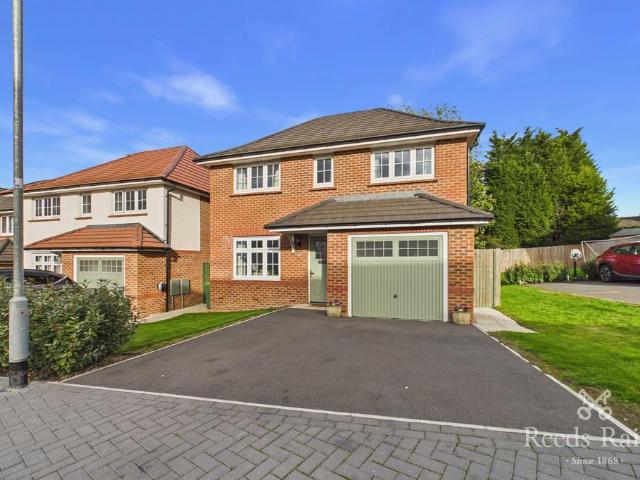 House for sale in Nook, Leeds