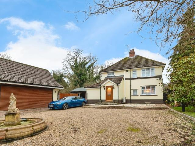 House for sale in Chipping Hill, Essex
