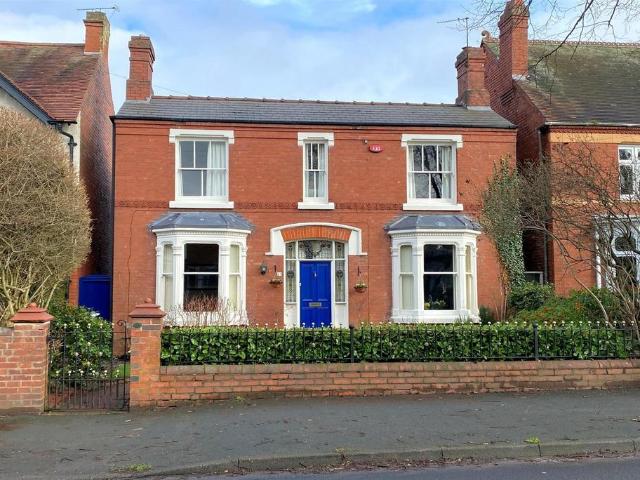 House for sale in Stourbridge, West Midlands