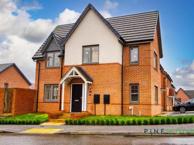 House for sale in Elmton, East Midlands