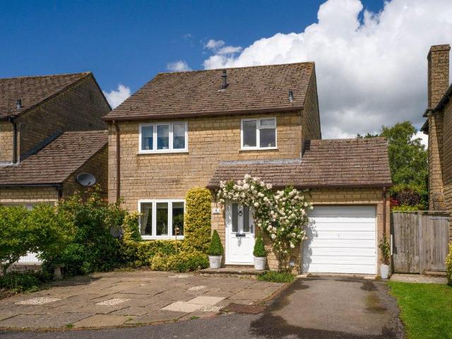 House for sale in Fossebridge, Gloucestershire
