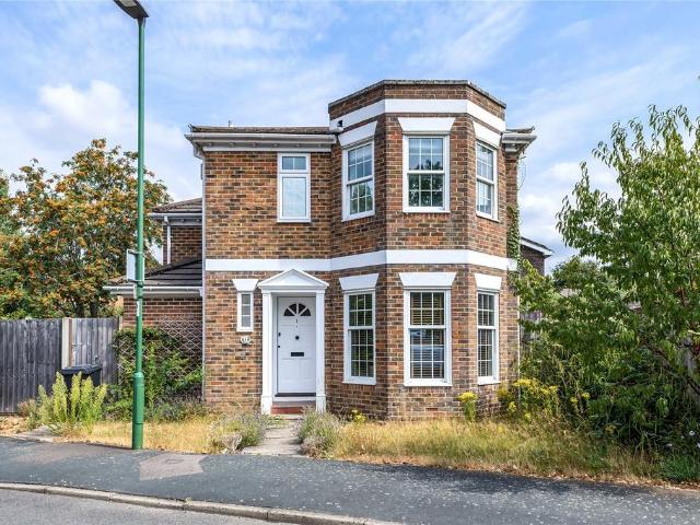 House for sale in Littlecote, West Sussex
