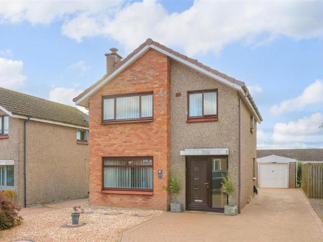 House for sale in Oakbank, Moneydie