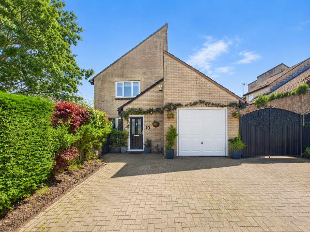 House for sale in Bromsberrow Heath, Gloucestershire