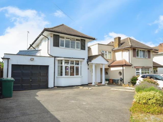 House for sale in Watford Rural, Batchworth