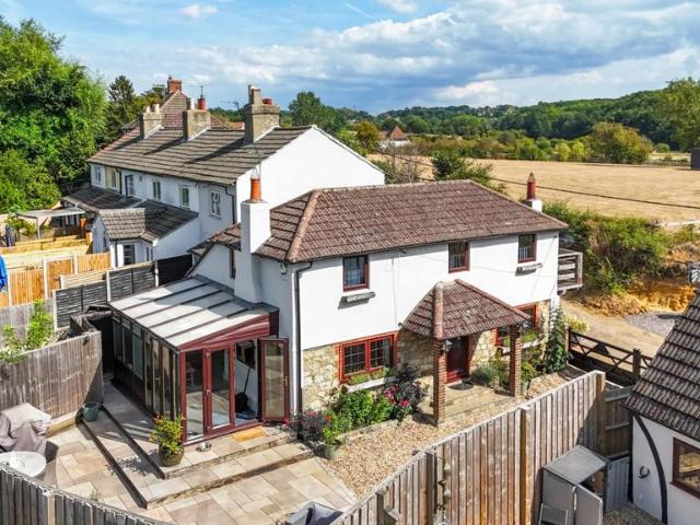 House for sale in Abbey Gate, Midway