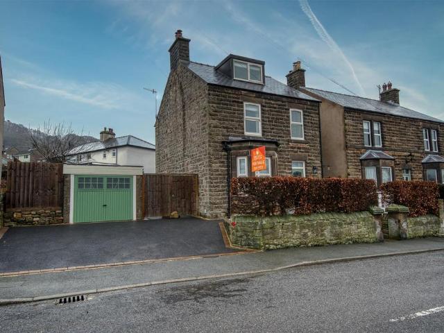 House for sale in Froggatt, East Midlands