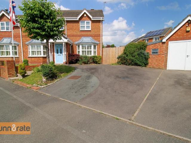 House for sale in Norton-Le-Moors, Smallthorne