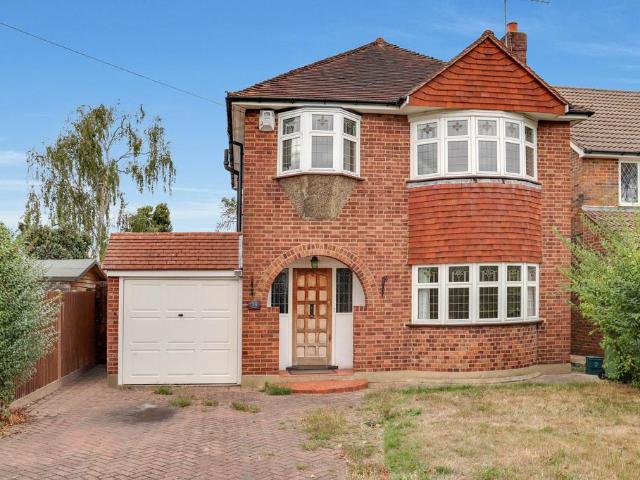 House for sale in Shepperton, Spelthorne