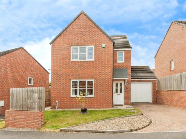 House for sale in Wrenthorpe, West Yorkshire