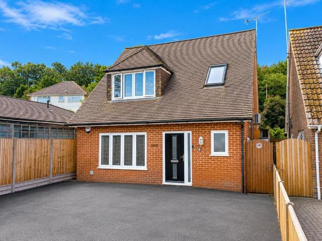 House for sale in Willesborough Lees, Bridgefield