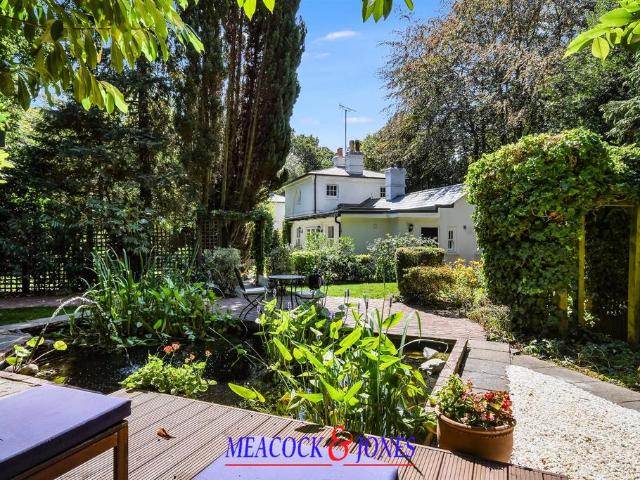 House for sale in Navestock Side, Essex