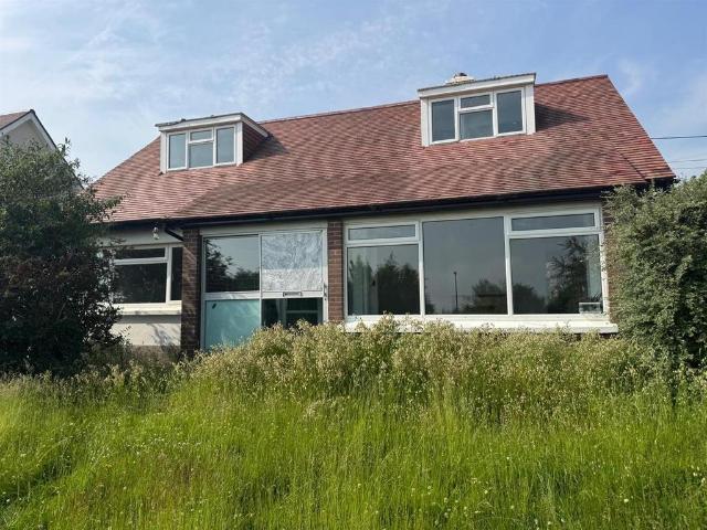 House for sale in Waun Fawr, Wales