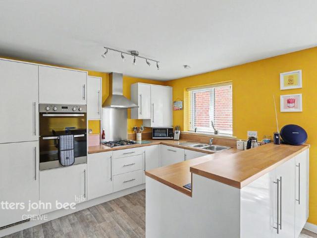 House for sale in Shavington cum Gresty, New Basford