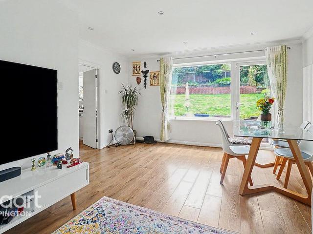 House for sale in Green Street Green, Greater London