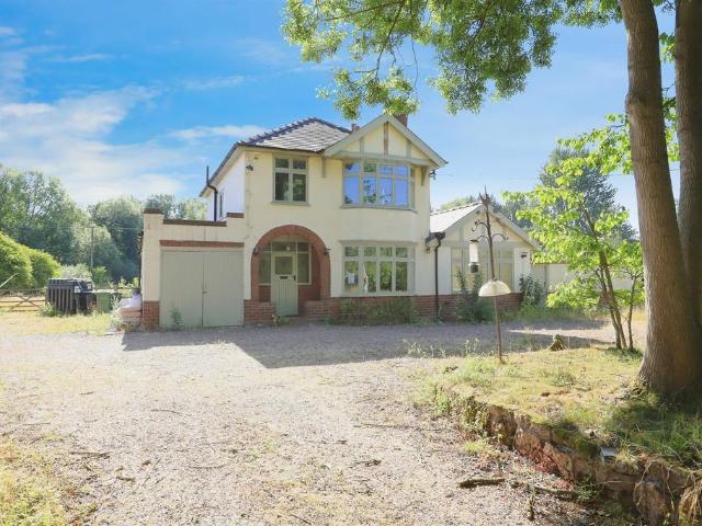 House for sale in Crookhill, Worcestershire