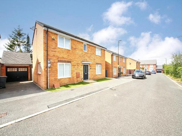 House for sale in Warden Hill, Luton