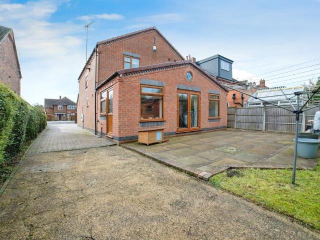 House for sale in Elmton, East Midlands