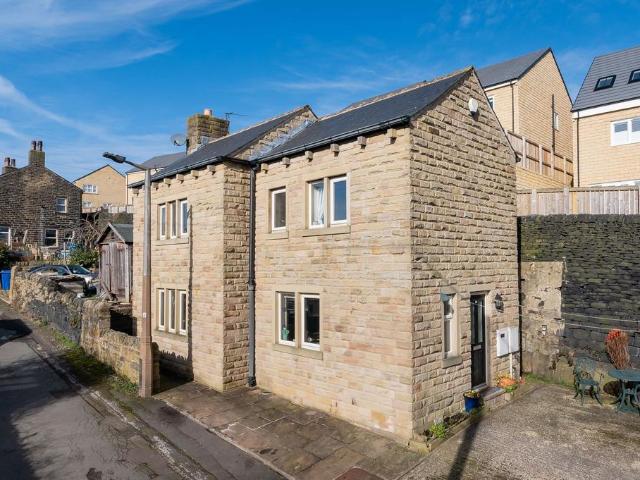 House for sale in Thurlstone, South Yorkshire