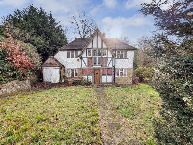 House for sale in London Borough of Croydon, Selsdon