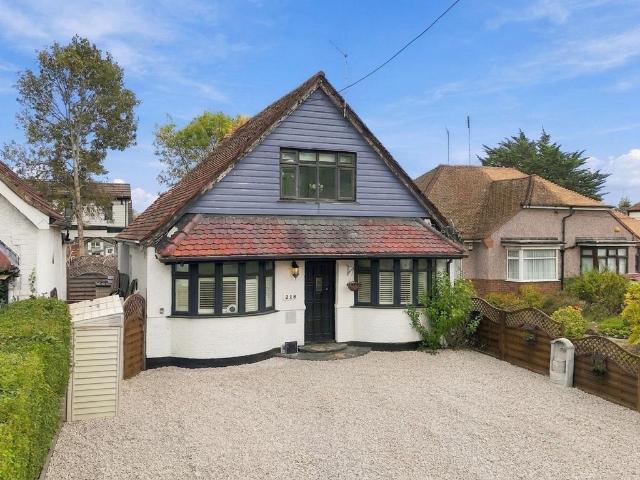 House for sale in Hutton, Brentwood