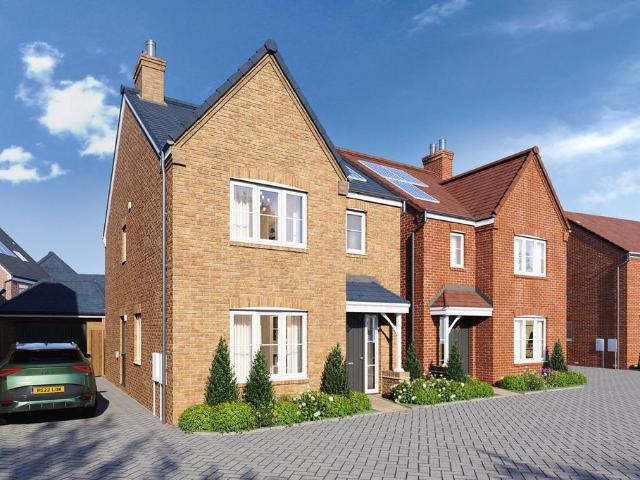 House for sale in Priors Hall Park, Weldon