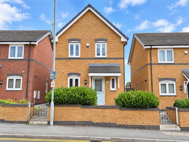House for sale in Croes Eneurys, Wrexham