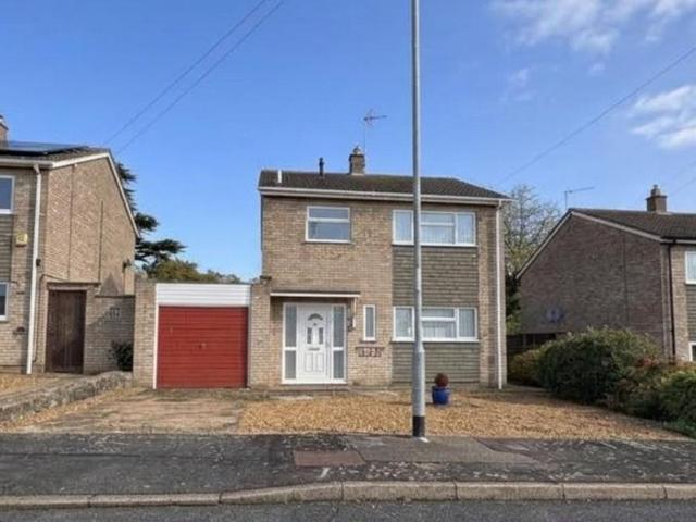 House for sale in Yaxley, Huntingdonshire