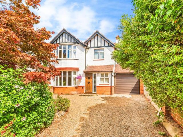 House for sale in Fishersgate, West Sussex