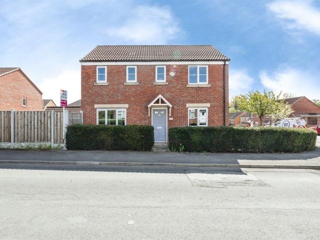 House for sale in Churwell, West Yorkshire